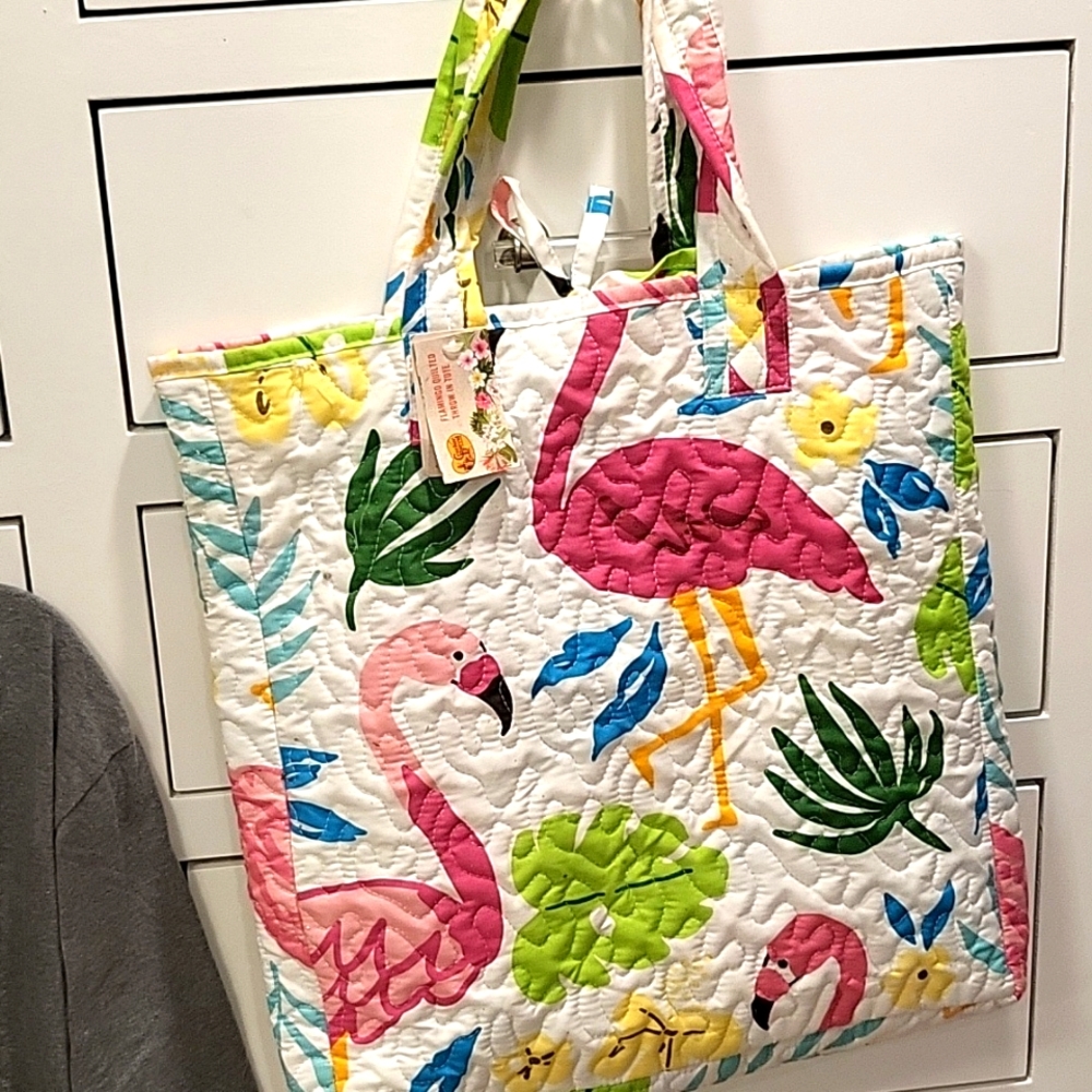 Flamingo tote quilted made by cracker barrel super summary and cute